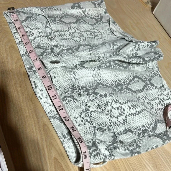 Seven 7 shorts - Picture 9 of 12